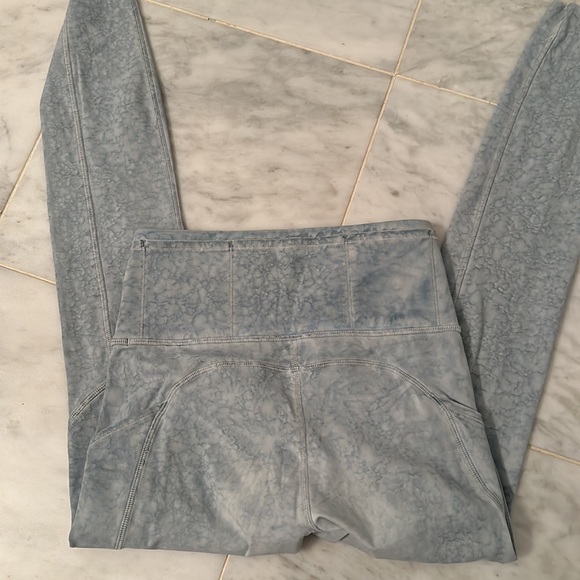 Lululemon Fast and Free Tight 25” inseam - Picture 3 of 3